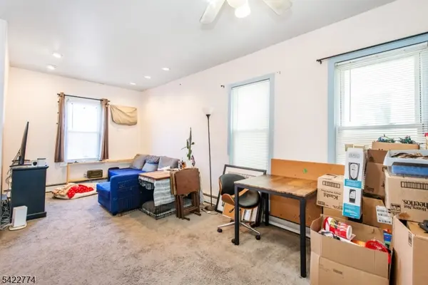 24 Pleasant Ave, Clifton City, NJ 07013