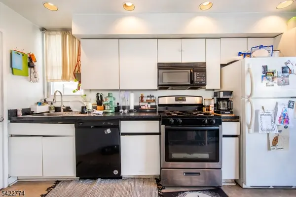 24 Pleasant Ave, Clifton City, NJ 07013