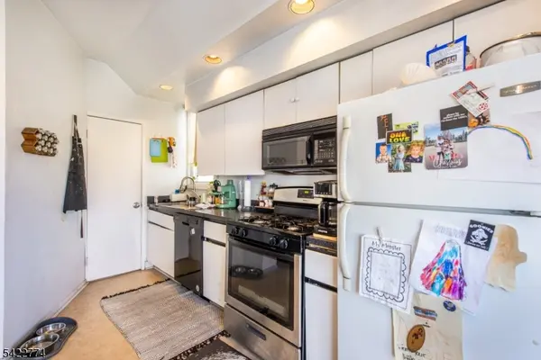 24 Pleasant Ave, Clifton City, NJ 07013