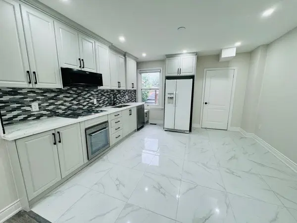 196 Caledonia RD #Main Flr, Toronto W03, ON M6E 4S7