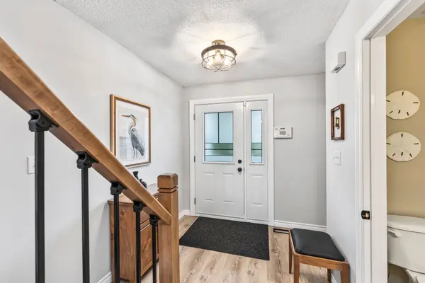 42 Clifford ST, Loyalist, ON K7N 1Y5