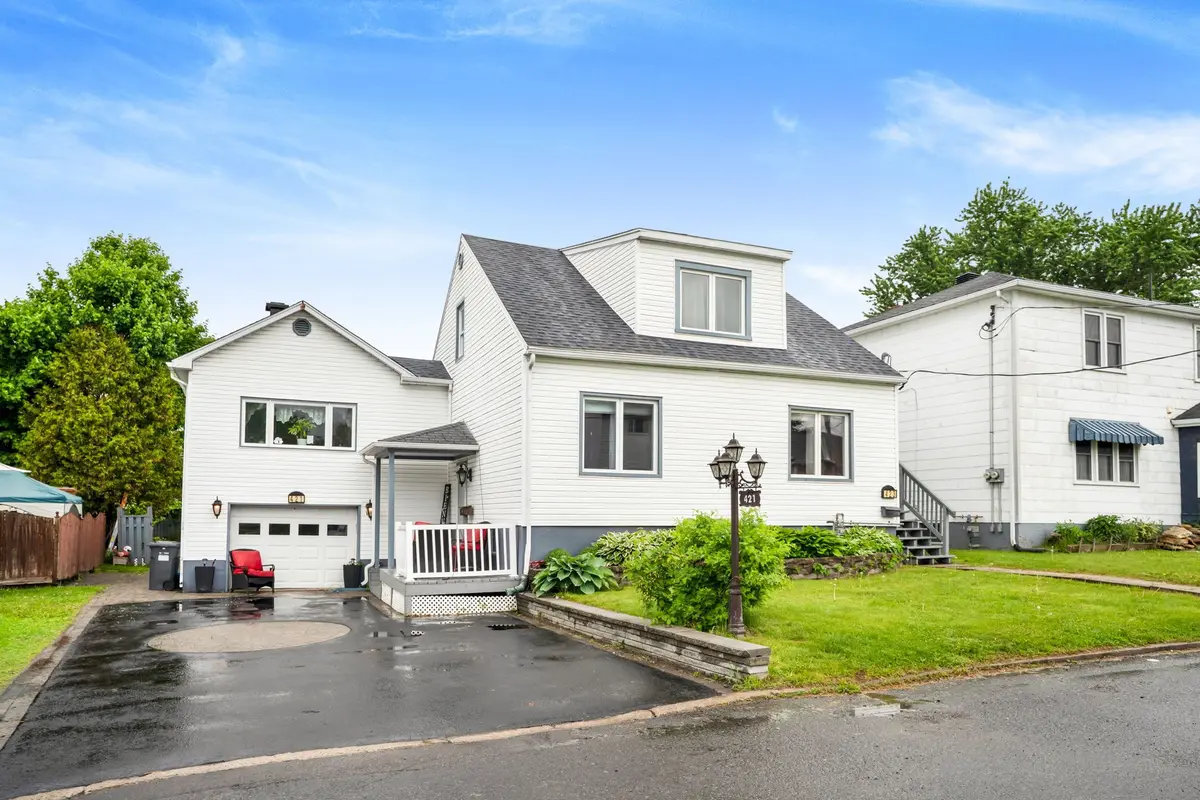 421-423 GARNEAU ST, Hawkesbury, ON K6A 1M6