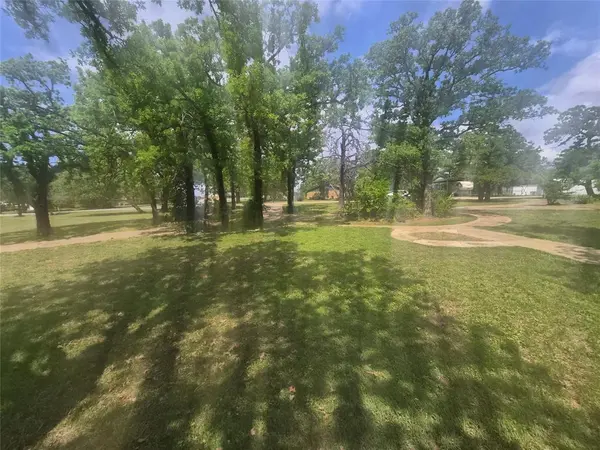 102 Shady Grove Court, Joshua, TX 76058