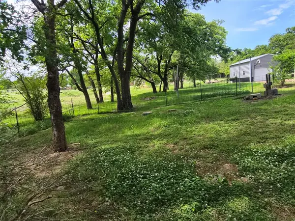 102 Shady Grove Court, Joshua, TX 76058