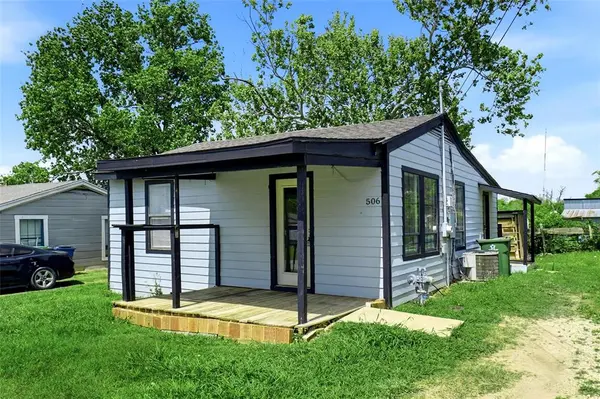 506 Bluebonnet Street, Aubrey, TX 76227