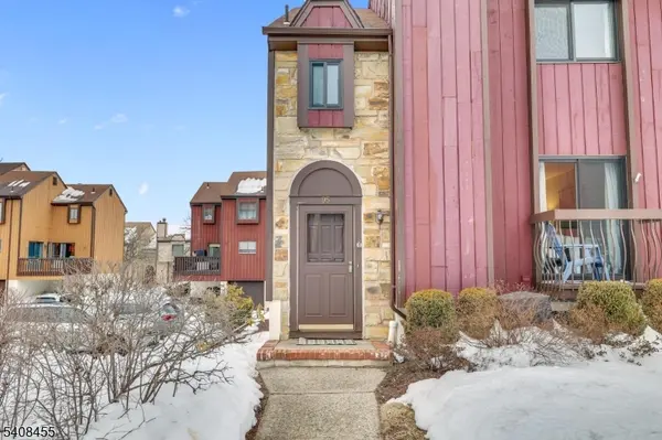 95 Wimbledon Sq, Washington Twp., NJ 07853