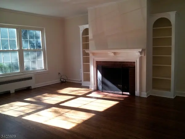 33 Hillside Ave #2, Montclair Twp., NJ 07042