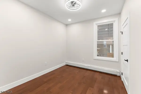 633 Lafayette Ave, Hawthorne Boro, NJ 07506