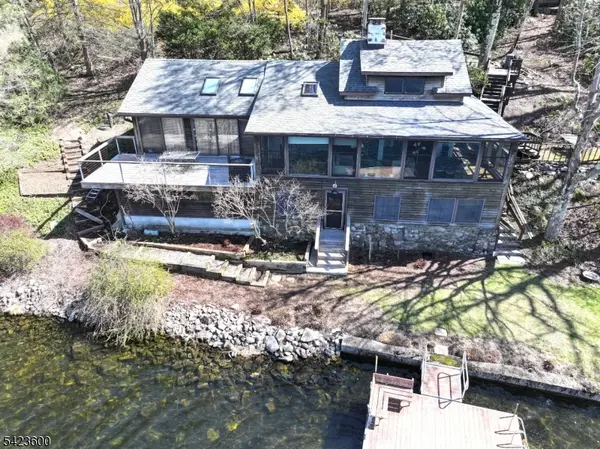 56 E Shore Trl, Sandyston Twp., NJ 07826