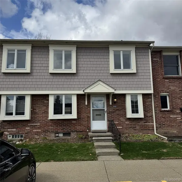 20102 Great Oak Circle S #174, Clinton Charter Township, MI 48036