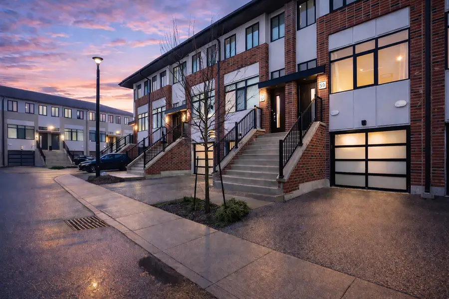 59 Markle CRES, Hamilton, ON L9G 0H3