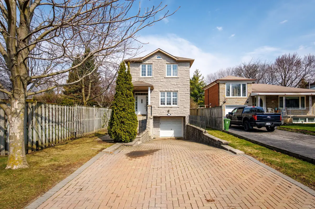 168 Clanton Park RD, Toronto C06, ON M3H 2E7