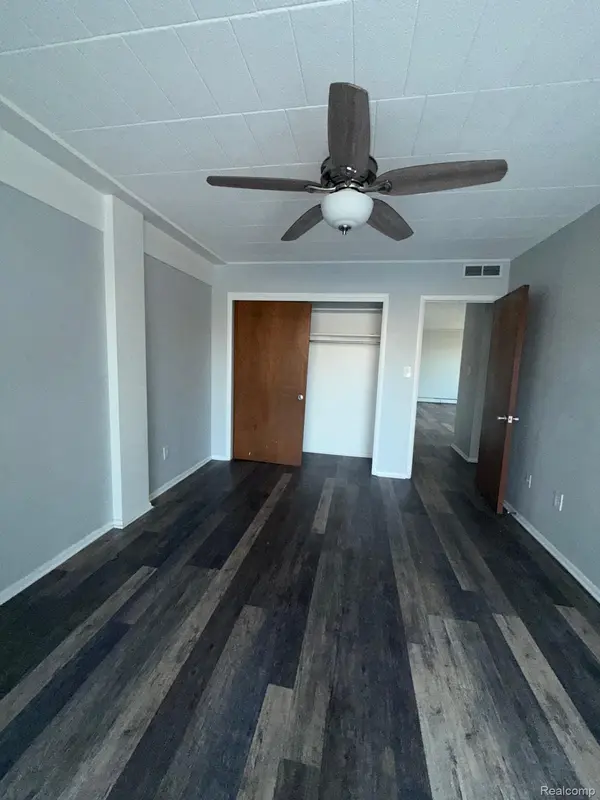 8300 E Jefferson Avenue #107, Detroit, MI 48214