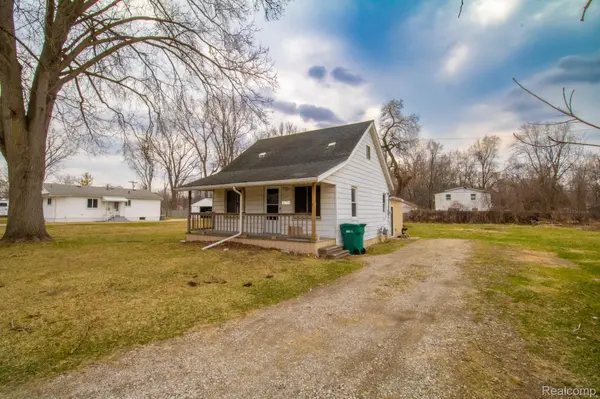 35799 Park PL, Romulus, MI 48174