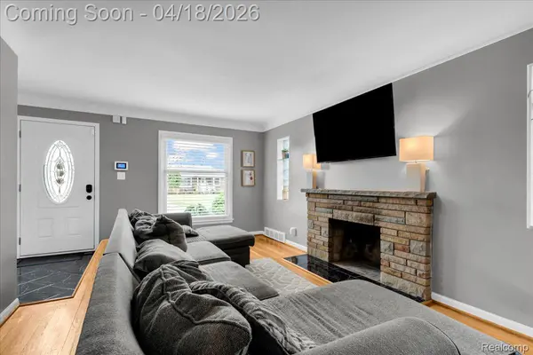 21600 O'Connor ST, St. Clair Shores, MI 48080