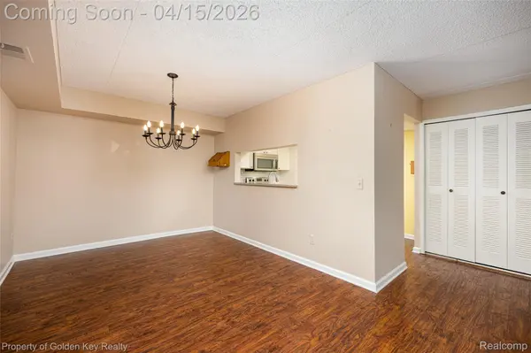 17953 University Park DR, Livonia, MI 48152