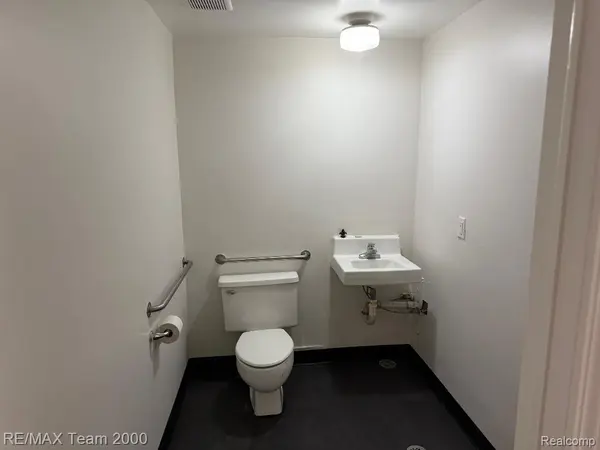 13625 Northline RD, Southgate, MI 48195