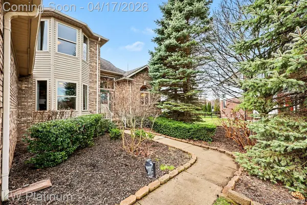 29124 Lesnau CT, Chesterfield Township, MI 48047