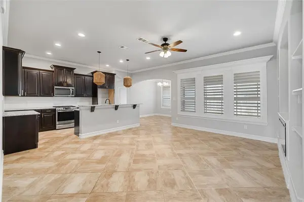 2434 Avenue A, Grand Prairie, TX 75051