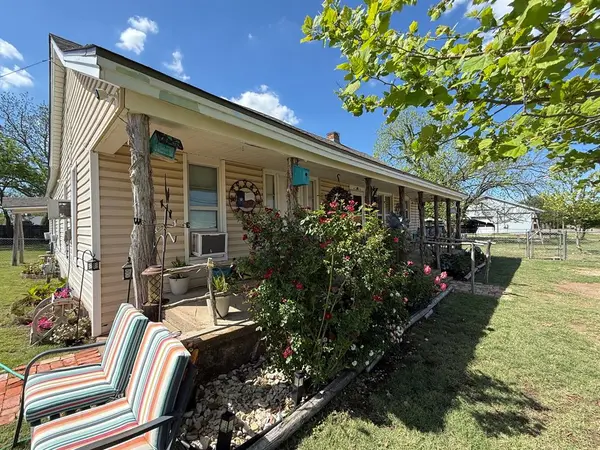 306 3rd Street, Valley Mills, TX 76689