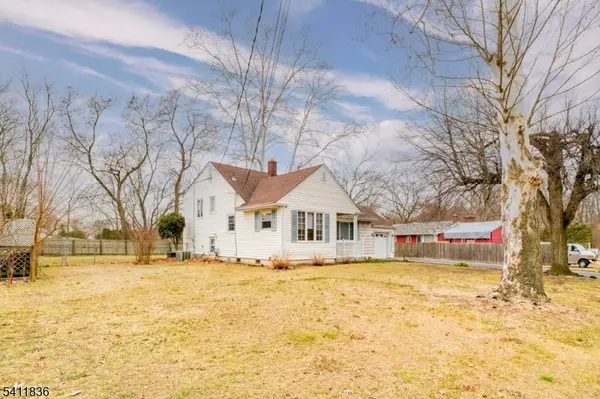 499 Old Stage Rd, Spotswood Boro, NJ 08884