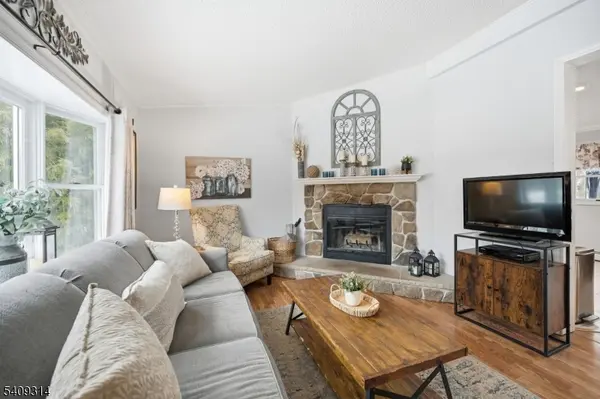 8 Bordeaux Ter, West Milford Twp., NJ 07480