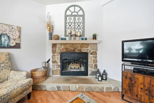 8 Bordeaux Ter, West Milford Twp., NJ 07480