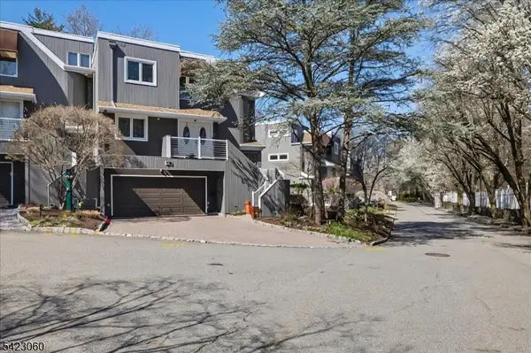 376 Kenwood St #9, Englewood City, NJ 07631