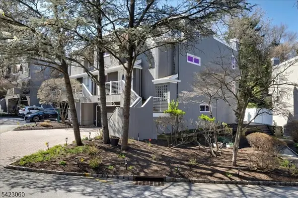 376 Kenwood St #9, Englewood City, NJ 07631