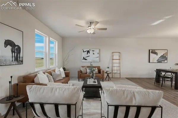 995 E Kirkwood DR, Pueblo, CO 81007