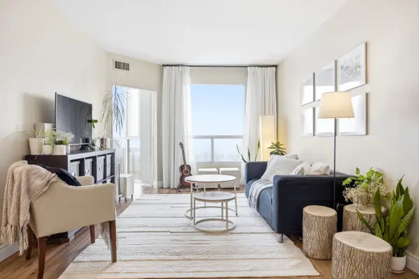 5 Concorde PL #611, Toronto C13, ON M3C 3M8