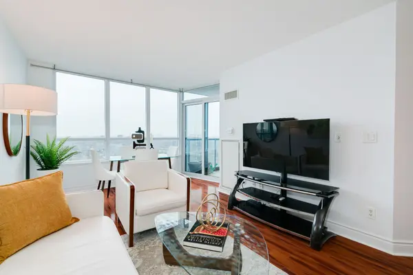 15 Greenview AVE #2408, Toronto C07, ON M2M 4M7