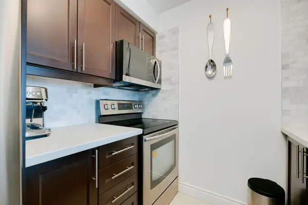 15 Greenview AVE #2408, Toronto C07, ON M2M 4M7