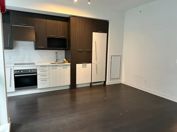 30 Nelson ST #805, Toronto C01, ON M5V 0H5