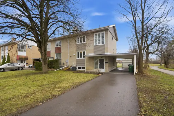 28 Langbourne PL, Toronto C13, ON M3B 1A9