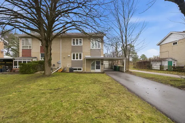 28 Langbourne PL, Toronto C13, ON M3B 1A9