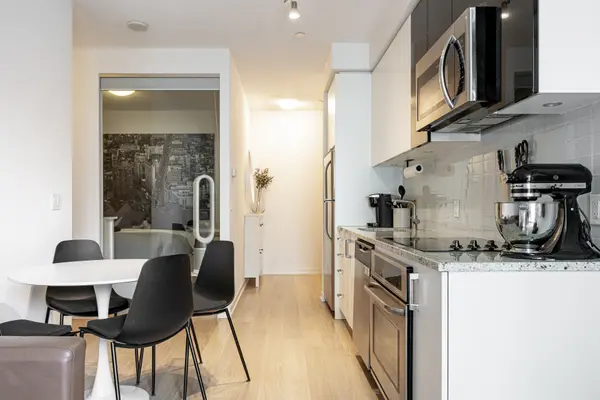 98 Lillian ST #724, Toronto C10, ON M4P 2Y3