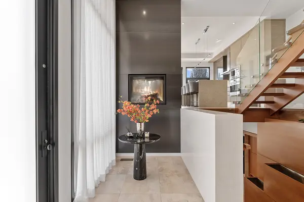 143 Joicey BLVD, Toronto C04, ON M5M 2V1