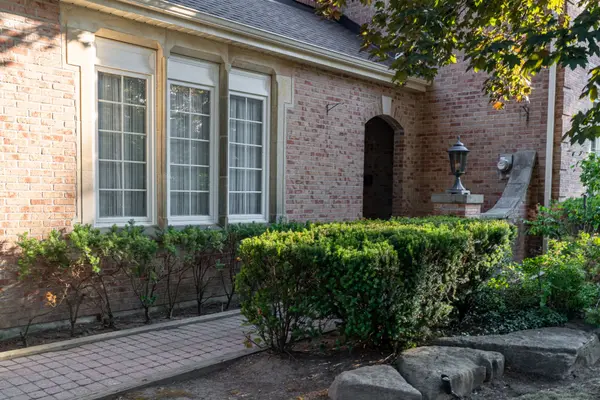 15 Daffodil AVE, Markham, ON L3T 1N2