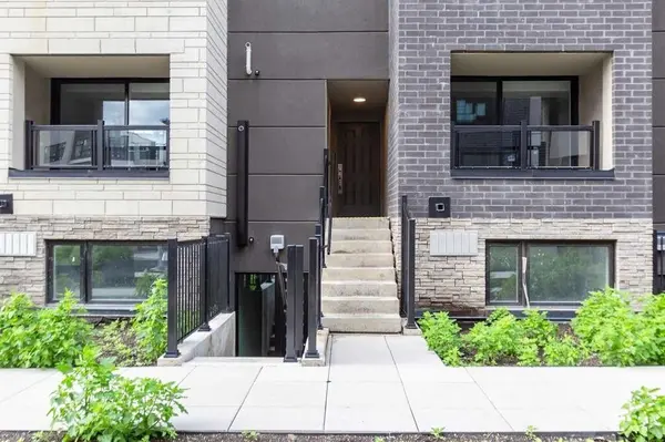 1139 Cooke BLVD #305, Burlington, ON L7T 4A8