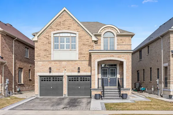 9 Fringetree RD, Brampton, ON L6R 0B6