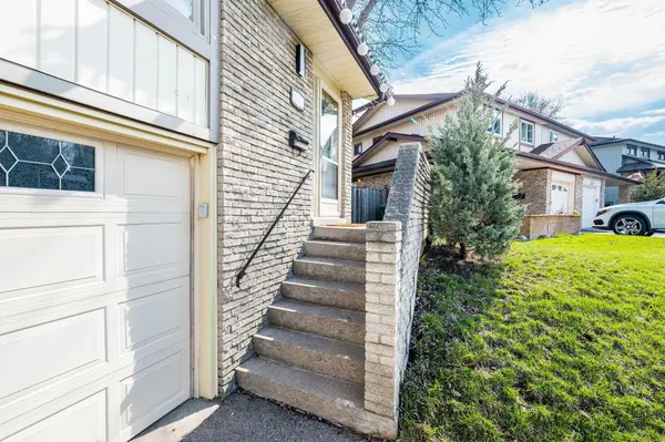 6953 Cherbourg GDNS, Mississauga, ON L5N 1M9