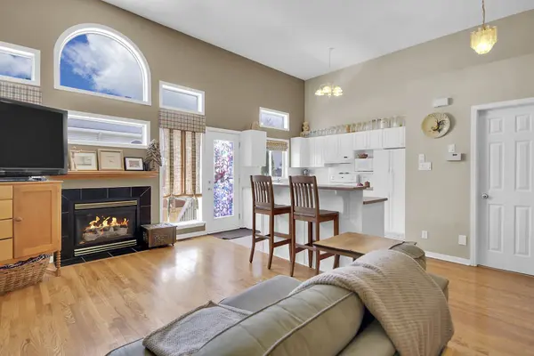 5 Maple Park Private, Blossom Park - Airport And Area, ON K1T 4A6