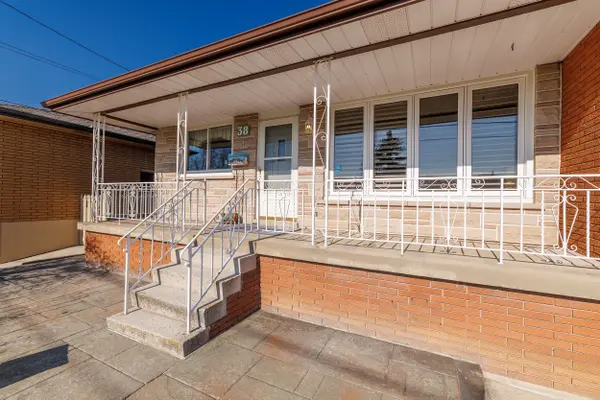 38 Rivercrest RD, Hamilton, ON L8E 1M9