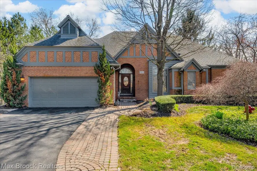 11633 Lorenz WAY, Plymouth Charter Township, MI 48170