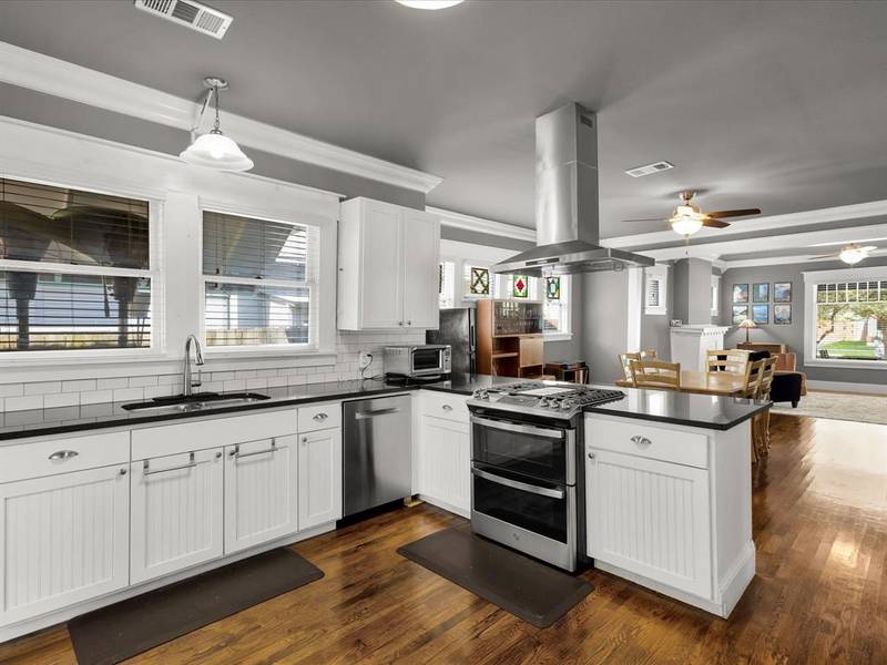 1942 Fairmount Avenue, Fort Worth, TX 76110