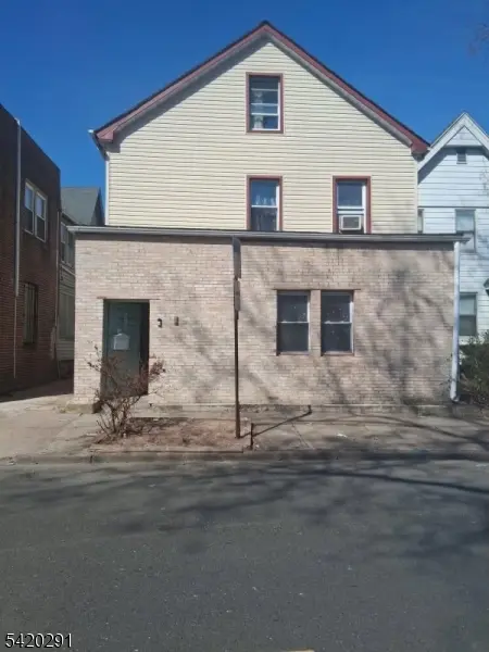 231 N Park St, East Orange City, NJ 07017