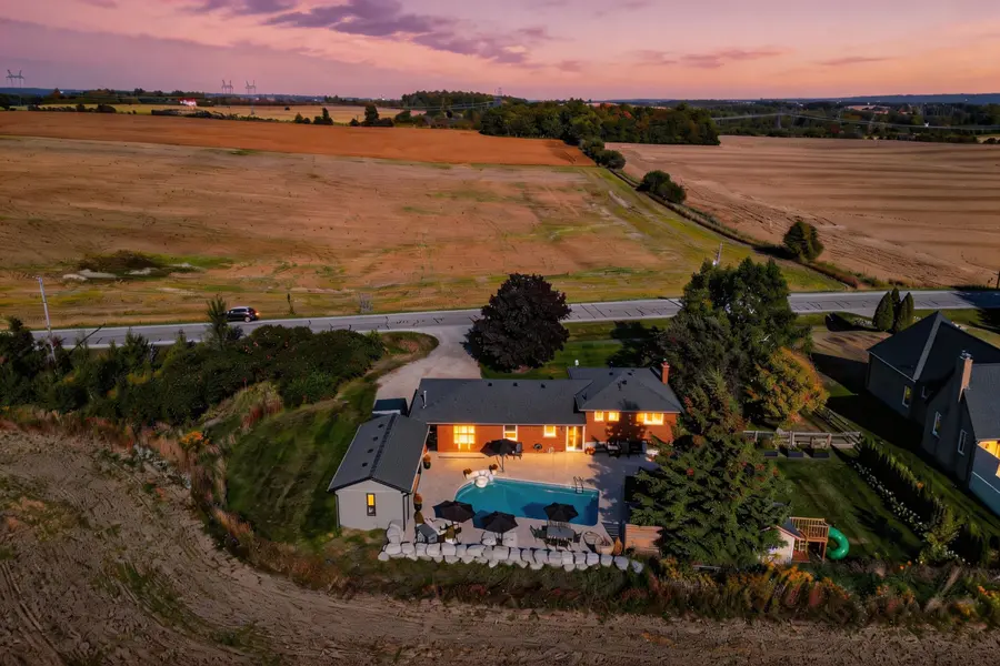 2564 15th Side Road, New Tecumseth, ON L0G 1W0