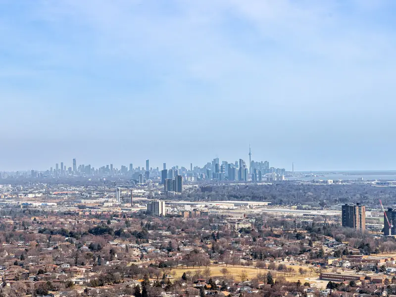 30 Elm DR W #3805, Mississauga, ON L5B 0N6