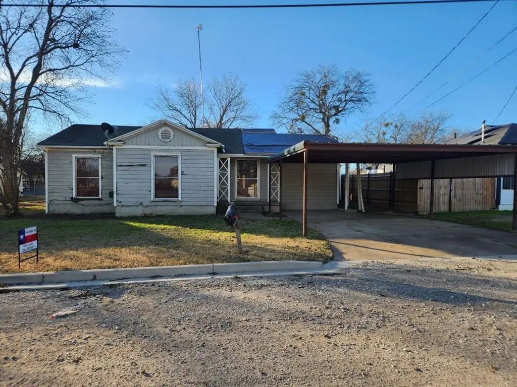 523 Richardson Street, Jacksboro, TX 76458